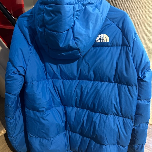Youth North Face Puffer Winter Jacket. - Picture 2 of 2